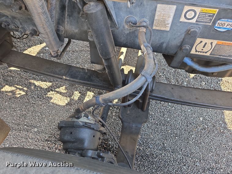 image for item FB9431 2015 Peterbilt 567 semi truck