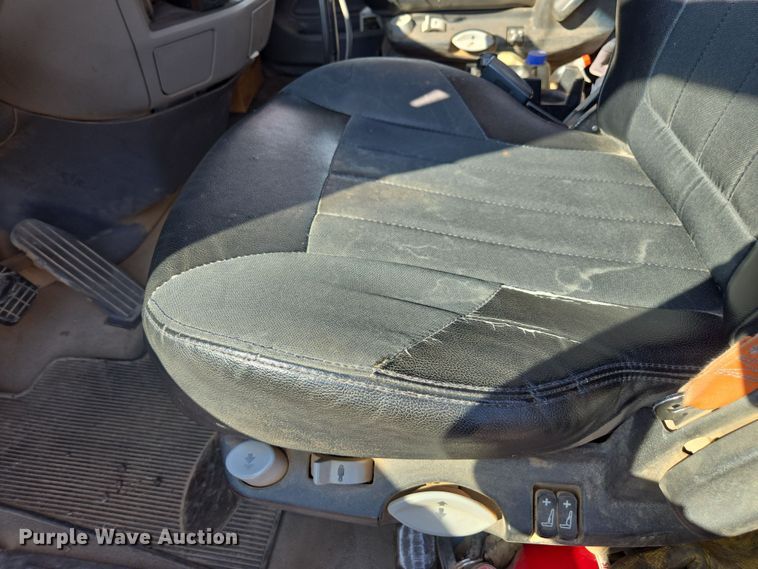 image for item FB9431 2015 Peterbilt 567 semi truck