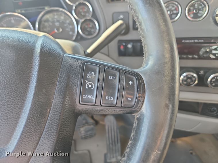 image for item FB9431 2015 Peterbilt 567 semi truck