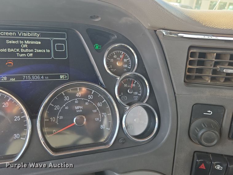 image for item FB9431 2015 Peterbilt 567 semi truck