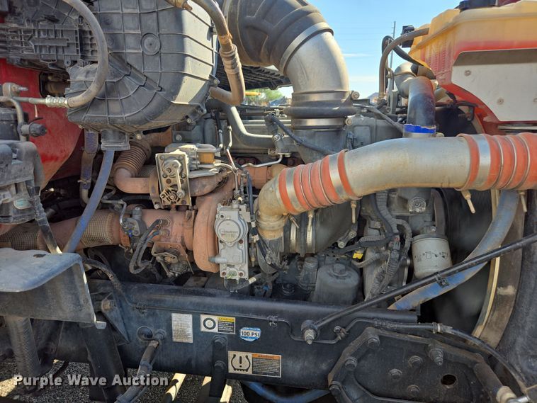 image for item FB9431 2015 Peterbilt 567 semi truck