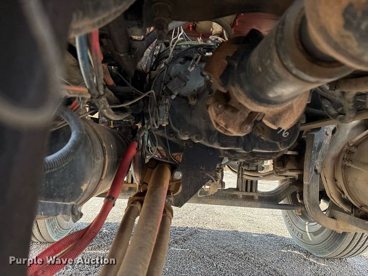 image for item FB9432 2018 Peterbilt 567 semi truck