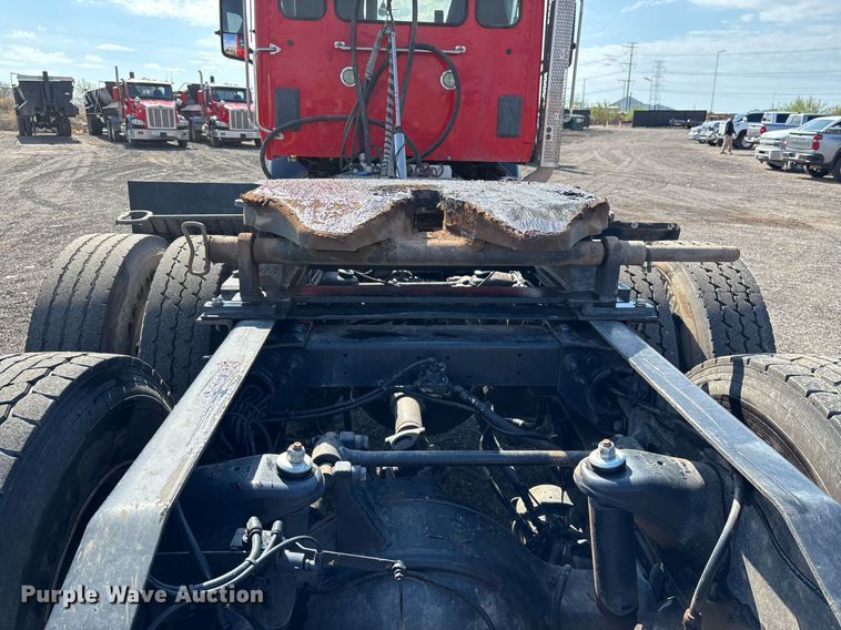 image for item FB9432 2018 Peterbilt 567 semi truck