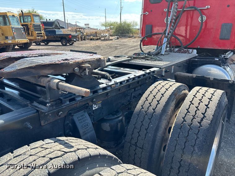 image for item FB9432 2018 Peterbilt 567 semi truck