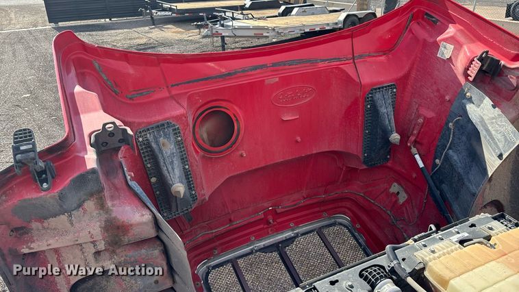 image for item FB9432 2018 Peterbilt 567 semi truck