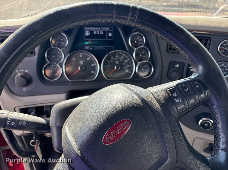 image for item FB9432 2018 Peterbilt 567 semi truck