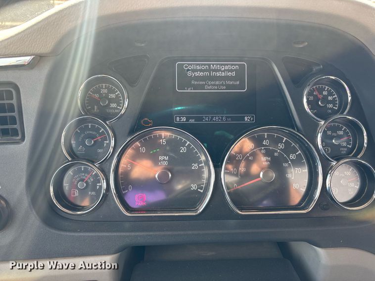 image for item FB9432 2018 Peterbilt 567 semi truck