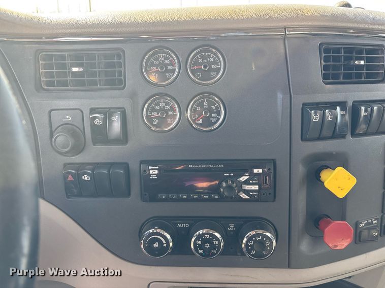 image for item FB9432 2018 Peterbilt 567 semi truck