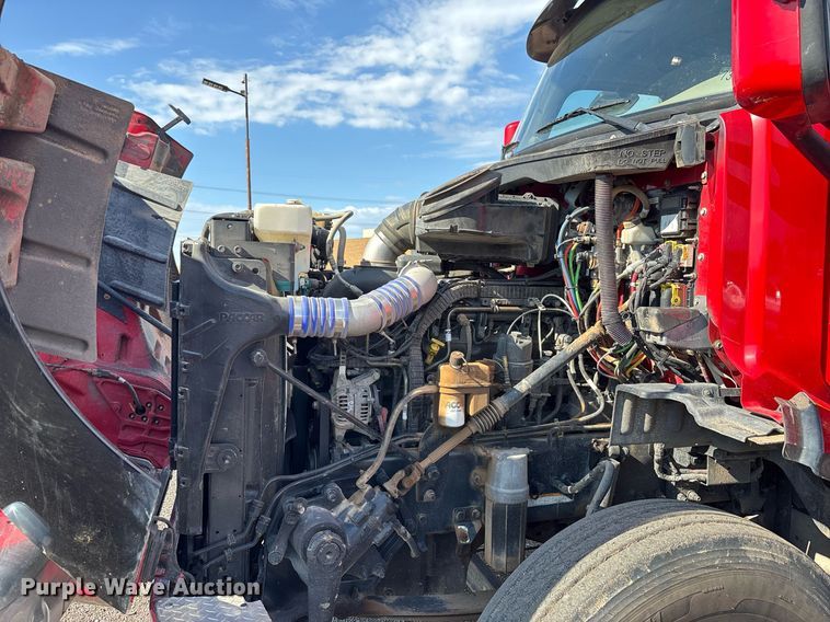 image for item FB9432 2018 Peterbilt 567 semi truck