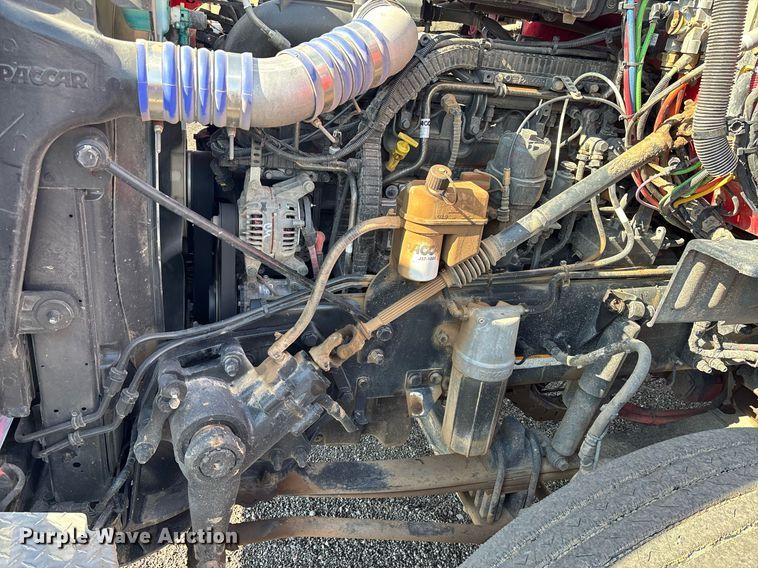 image for item FB9432 2018 Peterbilt 567 semi truck