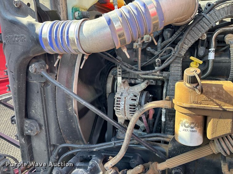 image for item FB9432 2018 Peterbilt 567 semi truck