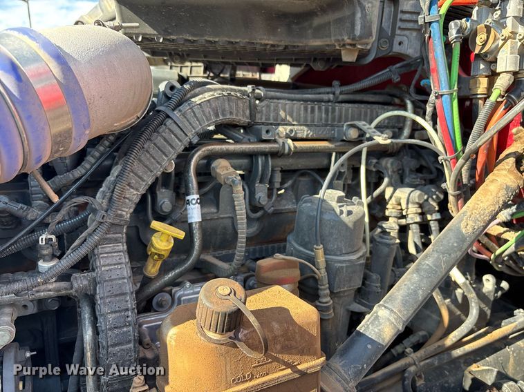 image for item FB9432 2018 Peterbilt 567 semi truck