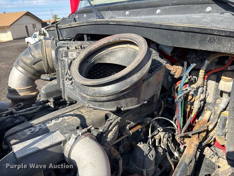 image for item FB9432 2018 Peterbilt 567 semi truck