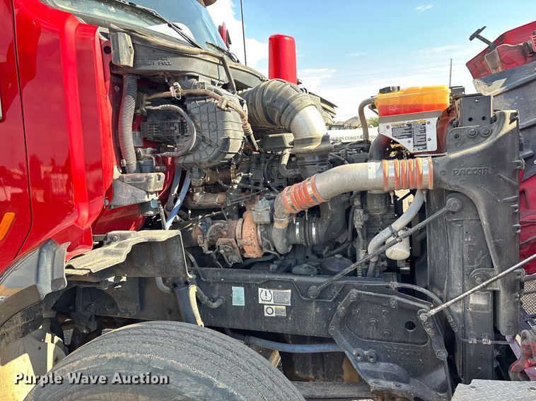 image for item FB9432 2018 Peterbilt 567 semi truck