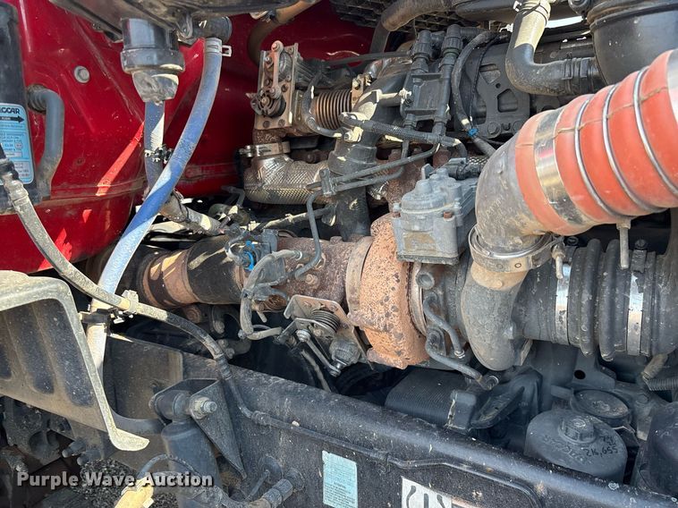 image for item FB9432 2018 Peterbilt 567 semi truck