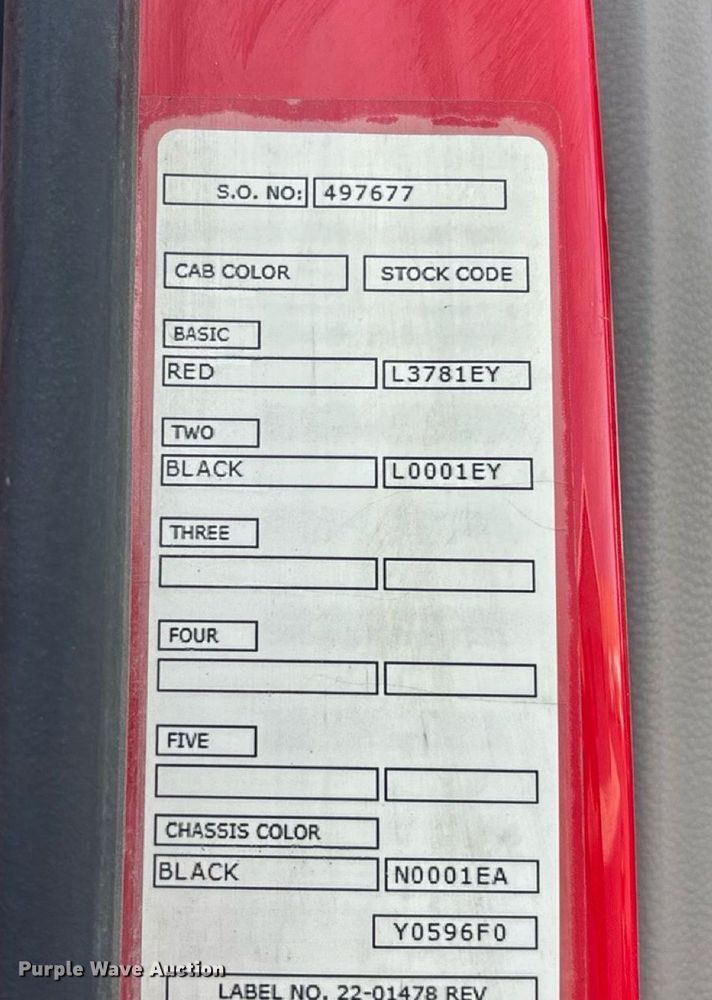 image for item FB9432 2018 Peterbilt 567 semi truck