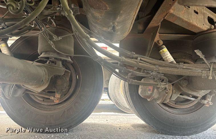 image for item YA0433 2013 Great Dane refrigerated van trailer