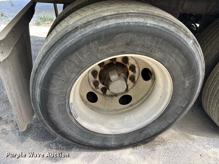 image for item YA0433 2013 Great Dane refrigerated van trailer