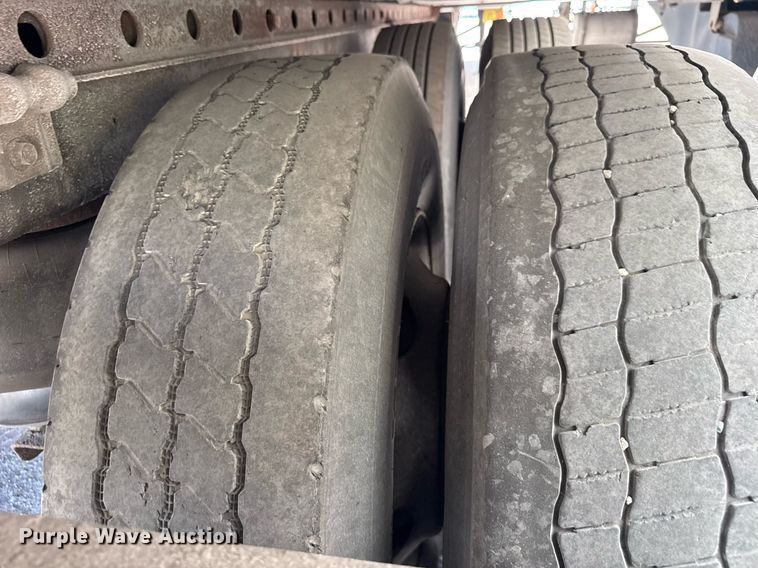 image for item YA0433 2013 Great Dane refrigerated van trailer