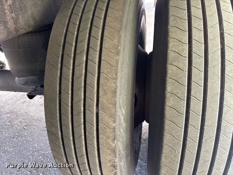 image for item YA0433 2013 Great Dane refrigerated van trailer