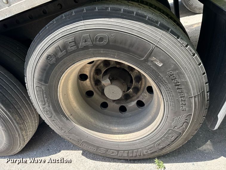 image for item YA0434 2013 Great Dane refrigerated van trailer