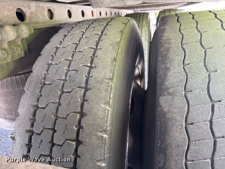 image for item YA0434 2013 Great Dane refrigerated van trailer