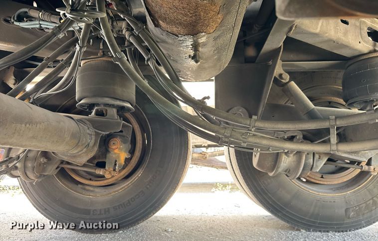 image for item YA0435 2013 Great Dane refrigerated van trailer