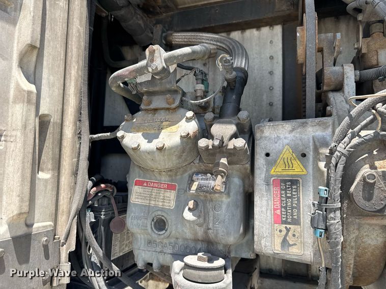 image for item YA0435 2013 Great Dane refrigerated van trailer