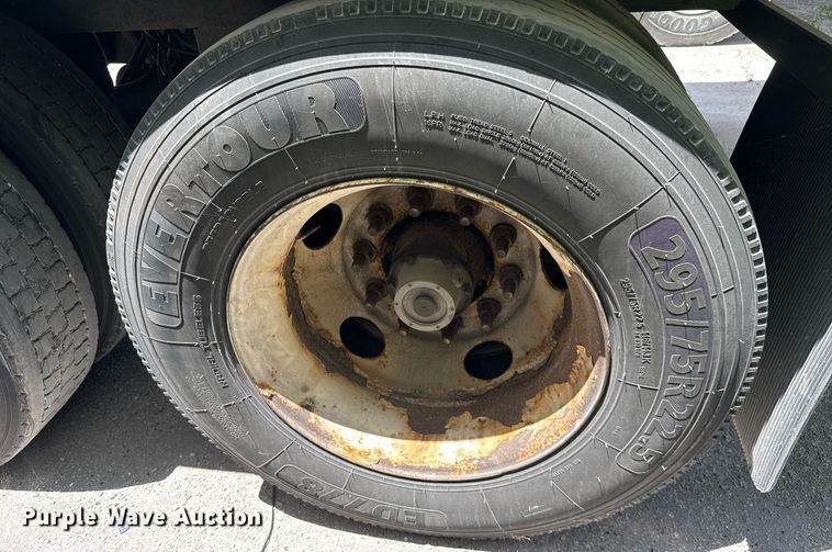 image for item YA0435 2013 Great Dane refrigerated van trailer