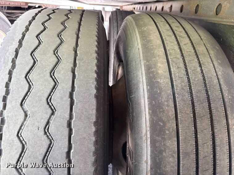 image for item YA0435 2013 Great Dane refrigerated van trailer