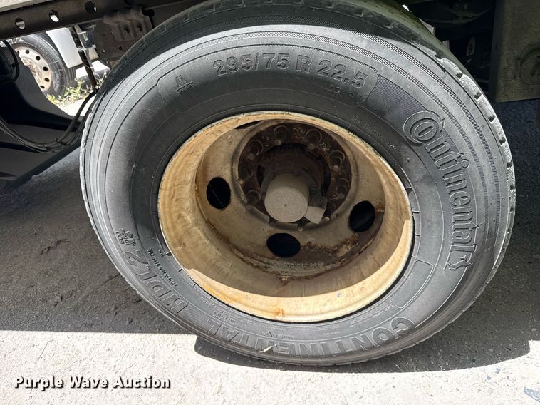 image for item YA0435 2013 Great Dane refrigerated van trailer