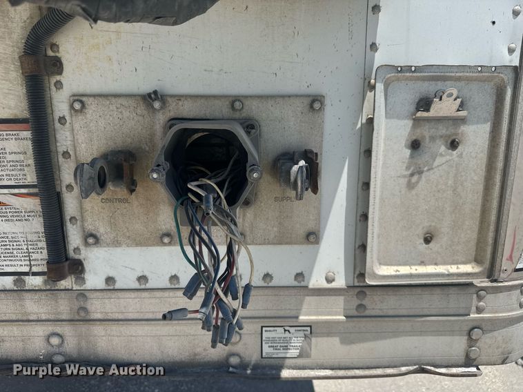 image for item YA0436 2013 Great Dane refrigerated van trailer