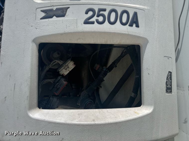 image for item YA0436 2013 Great Dane refrigerated van trailer