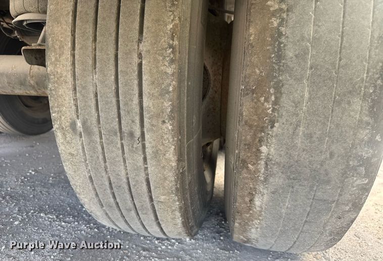 image for item YA0436 2013 Great Dane refrigerated van trailer