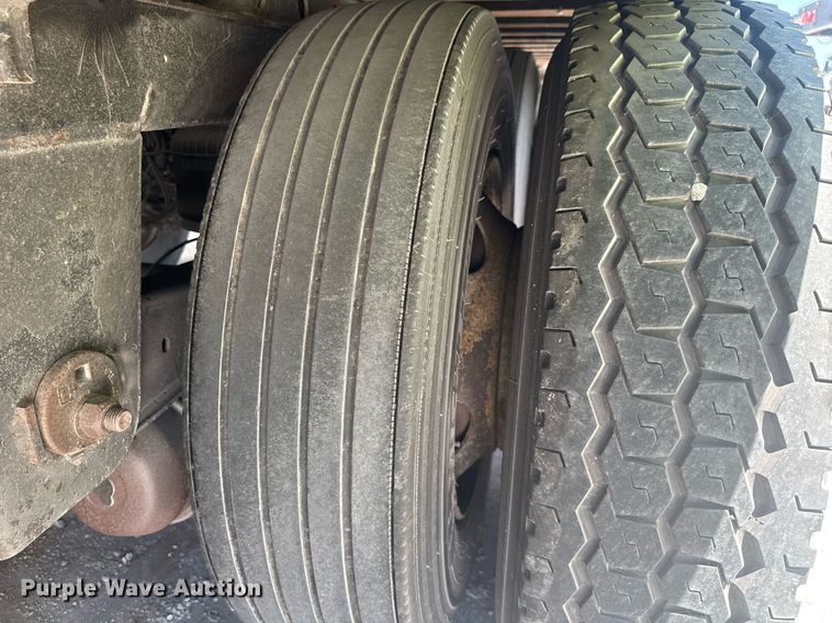 image for item YA0436 2013 Great Dane refrigerated van trailer