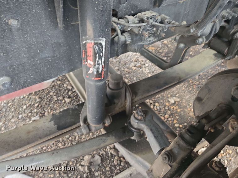 image for item YA0518 2017 Mack CXU613 semi truck