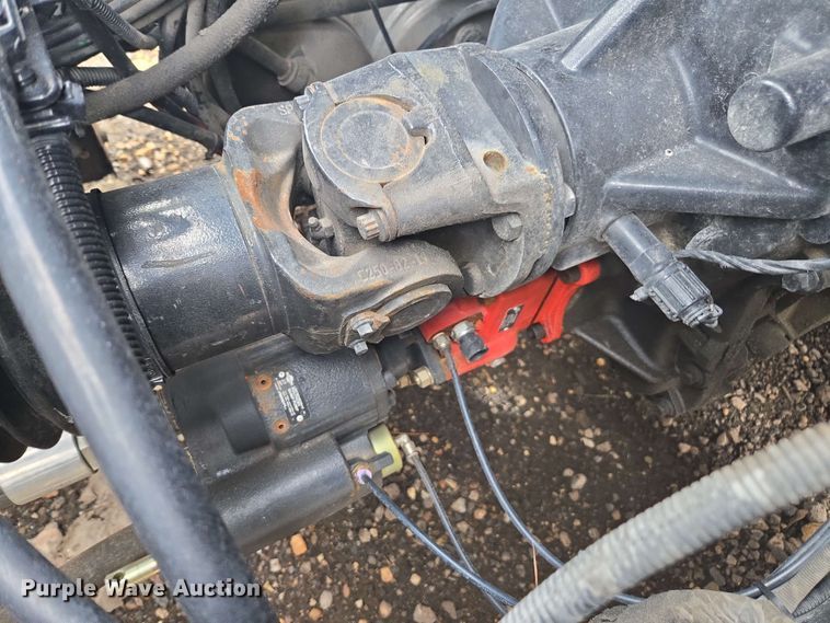 image for item YA0518 2017 Mack CXU613 semi truck