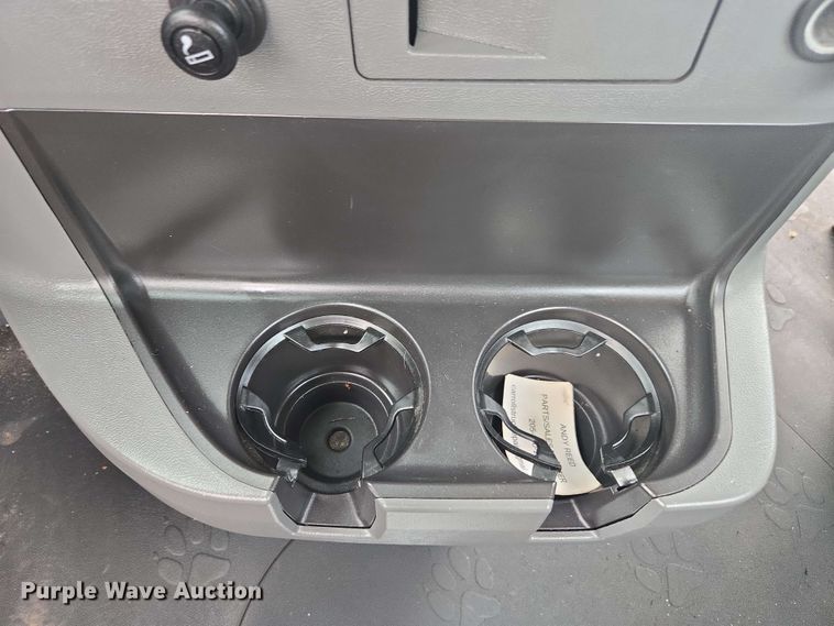 image for item YA0518 2017 Mack CXU613 semi truck