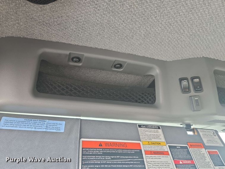 image for item YA0518 2017 Mack CXU613 semi truck