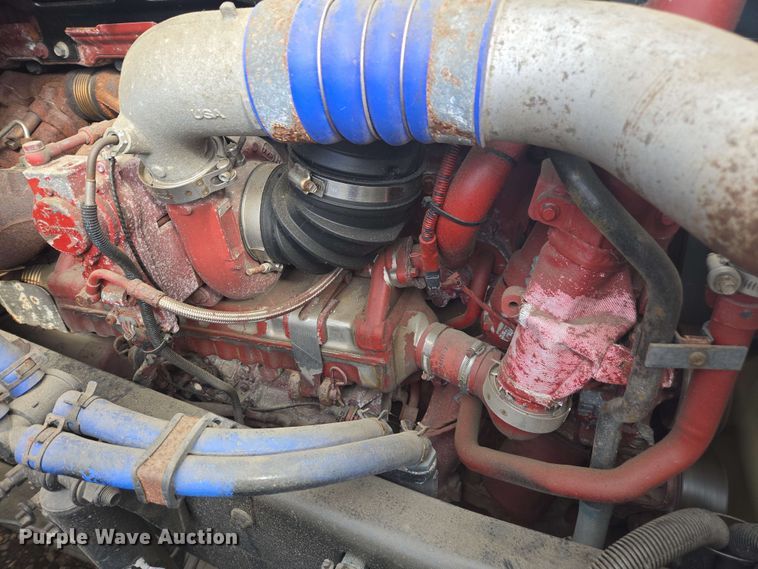 image for item YA0518 2017 Mack CXU613 semi truck