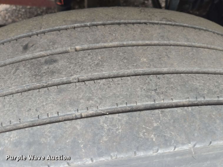 image for item YA0518 2017 Mack CXU613 semi truck