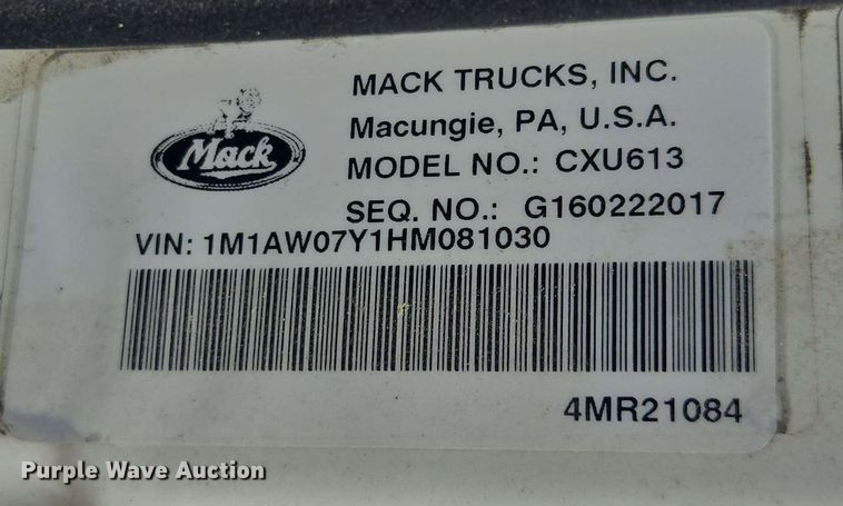 image for item YA0518 2017 Mack CXU613 semi truck