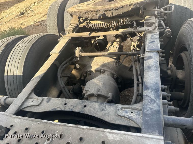 image for item YA0536 2017 Freightliner Cascadia 125 semi truck