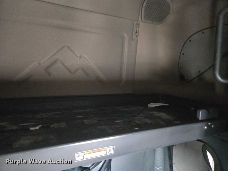 image for item YA0536 2017 Freightliner Cascadia 125 semi truck