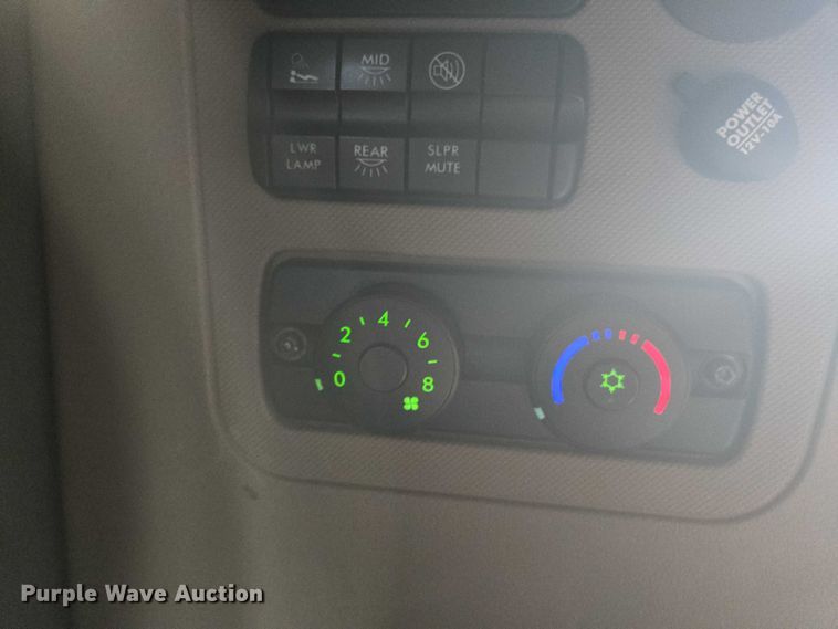 image for item YA0536 2017 Freightliner Cascadia 125 semi truck