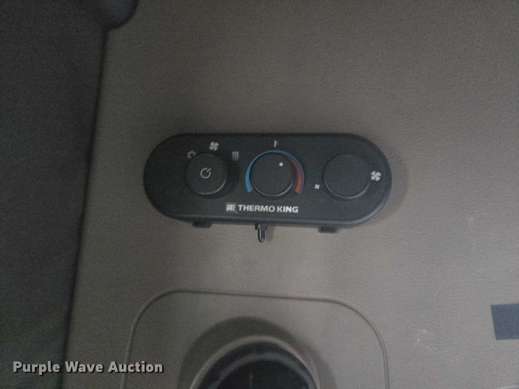 image for item YA0536 2017 Freightliner Cascadia 125 semi truck