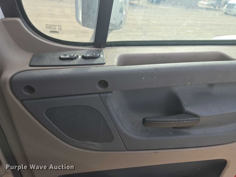 image for item YA0536 2017 Freightliner Cascadia 125 semi truck