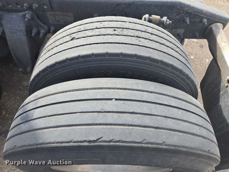 image for item YA0536 2017 Freightliner Cascadia 125 semi truck