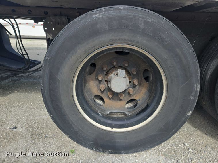 image for item YA0548 2013 Great Dane refrigerated van trailer