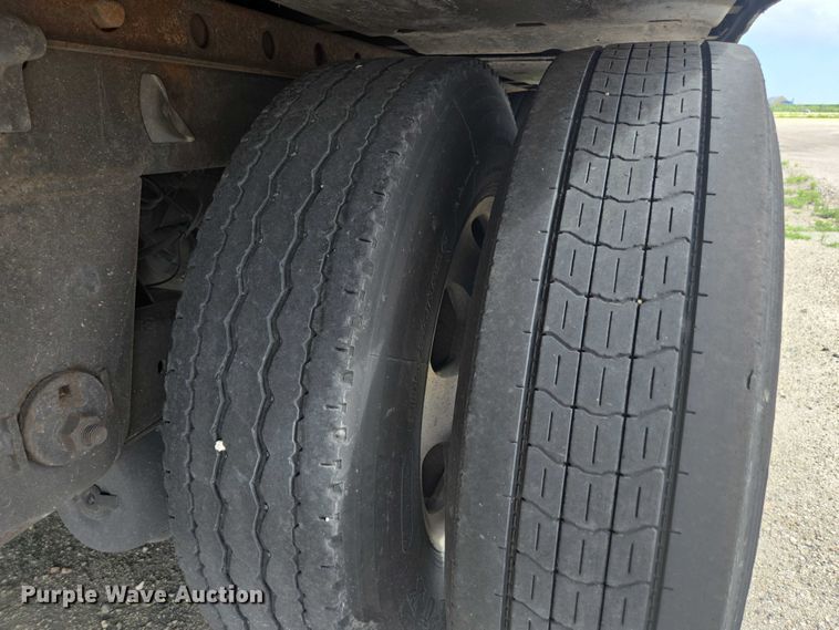 image for item YA0548 2013 Great Dane refrigerated van trailer